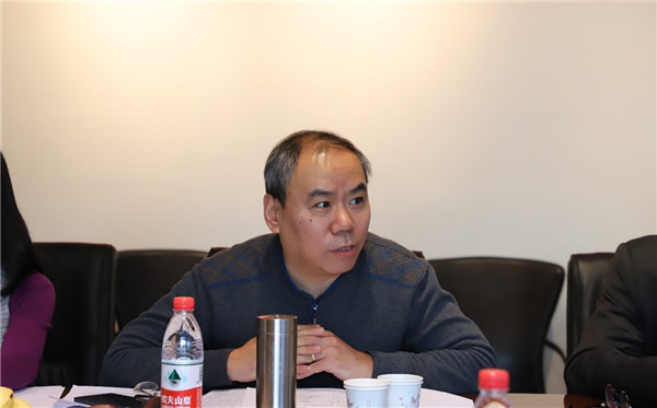 天津大学建筑学院王立雄教授主持会议 天津大学建筑学院王立雄教授主持会议