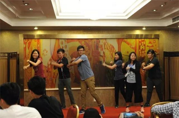 会议晚宴上台湾师范大学师生表演节目 会议晚宴上台湾师范大学师生表演节目