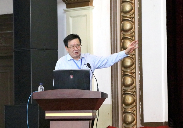 张玉坤教授做主题报 张玉坤教授做主题报