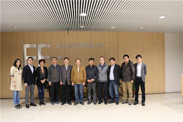 鉴定委员会专家与项目组骨干成员合影 鉴定委员会专家与项目组骨干成员合影